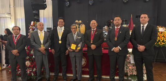 Colegio Médico Veterinario del Perú celebró 60 años de vida institucional con una histórica ceremonia