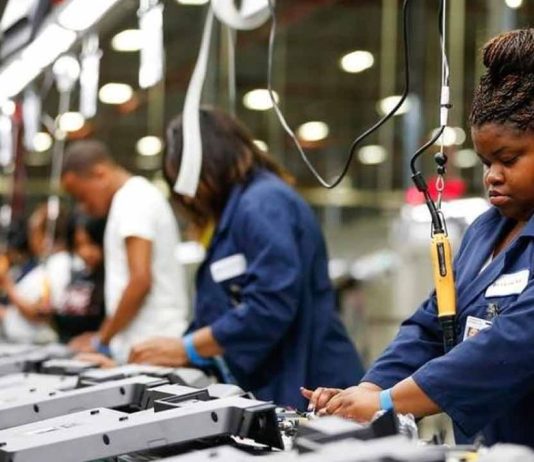 Creación de empleo en EE.UU. decepciona y reaviva dudas sobre la Economía