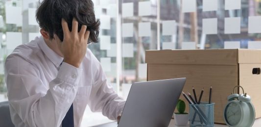 La desaceleración del empleo contrasta con una inflación persistente en servicios