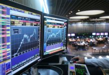Los mercados inician agosto con tasas altas y volatilidad geopolítica