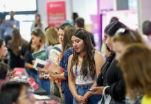 Chile: Empleo joven pierde 95 mil puestos en un año y se acentúa crisis en la formalidad