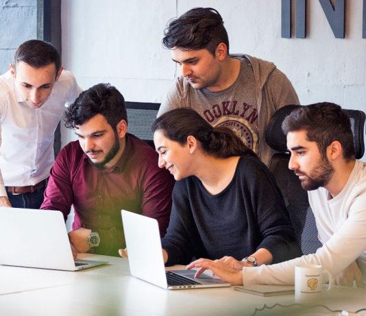 Equans lanza hackathon para desarrollar soluciones que ayuden a combatir el hurto de energía en el Perú