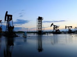 Petróleo recupera 10% ante nuevas restricciones de suministro