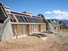Formación del método Earthship para la construcción de viviendas sustentables y autosuficientes llega por primera vez a Perú en español