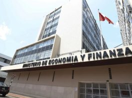 MEF plantea subir la RMV en dos tramos y mover feriados a viernes