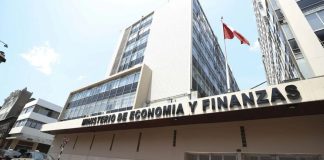 MEF plantea subir la RMV en dos tramos y mover feriados a viernes