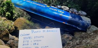 OEFA supervisa derrame de diésel tras volcadura de cisterna en Huánuco