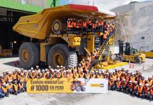 Ferreyros entrega el camión minero Caterpillar número 1,000 en el Perú