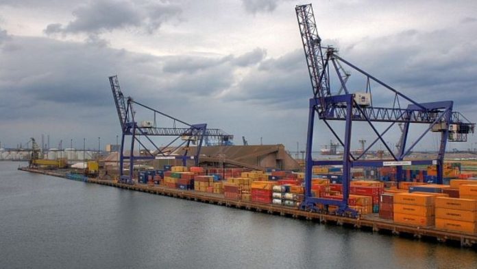 WEB - MEDIOS (22) Puerto de Teesport registra descarga récord de 57.800 toneladas de maíz