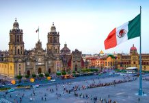 Deuda récord e inversión débil presionan las finanzas de México