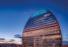BBVA España eleva 7,4% su crédito y mantiene baja la morosidad