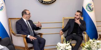 CAF amplía su agenda de inversión en El Salvador con foco en educación y aeronáutica