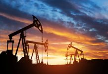 Brent roza US$95 y WTI supera US$90 por escalada en Ormuz