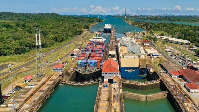Canal de Panamá registra más ingresos y tránsitos de buques en 2026.