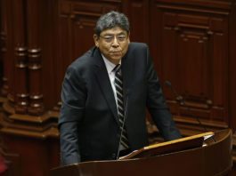MEF alista política fiscal para evitar que se enfríe la economía peruana Economía peruana: Elmer Cuba anuncia medidas fiscales desde el MEF.