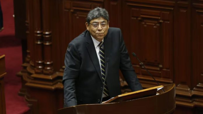 WEB - MEDIOS (27) Economía peruana: Elmer Cuba anuncia medidas fiscales desde el MEF.