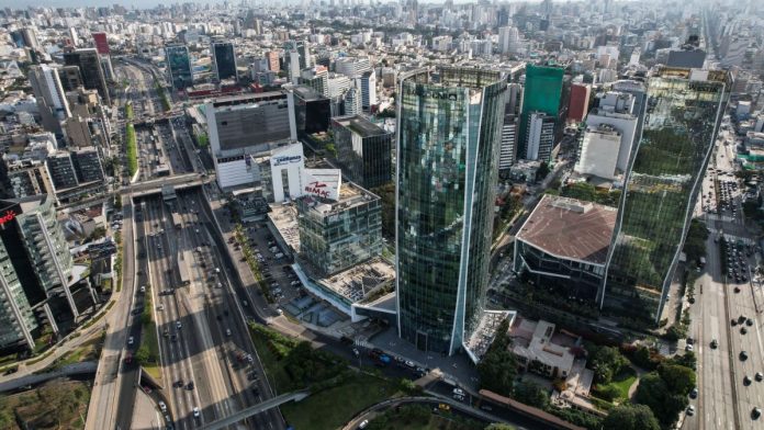 WEB - MEDIOS (28) Economía peruana impulsada por la construcción y el comercio en agosto de 2026.