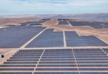 Moquegua amplía su capacidad solar a 91,7 MW y anuncia nueva central de 140,8 MW Paneles de energía solar en Moquegua.