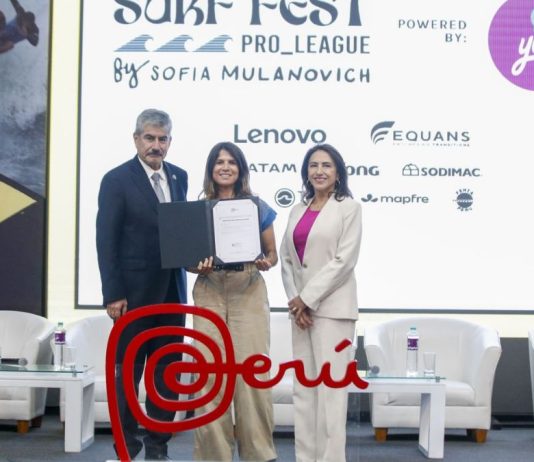 Sofía Mulanovich recibe la licencia de la Marca Perú para impulsar el turismo deportivo Sofía Mulanovich con la licencia de la Marca Perú para promover el turismo deportivo en Perú.